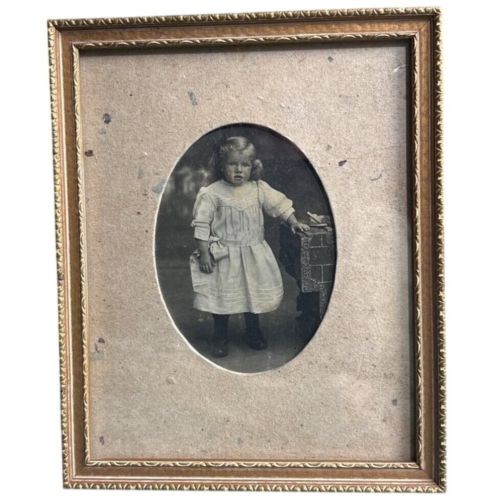 Antique Framed Oval Photo Of Young Girl In‎ Gold-Tone Decorative Frame With Wire